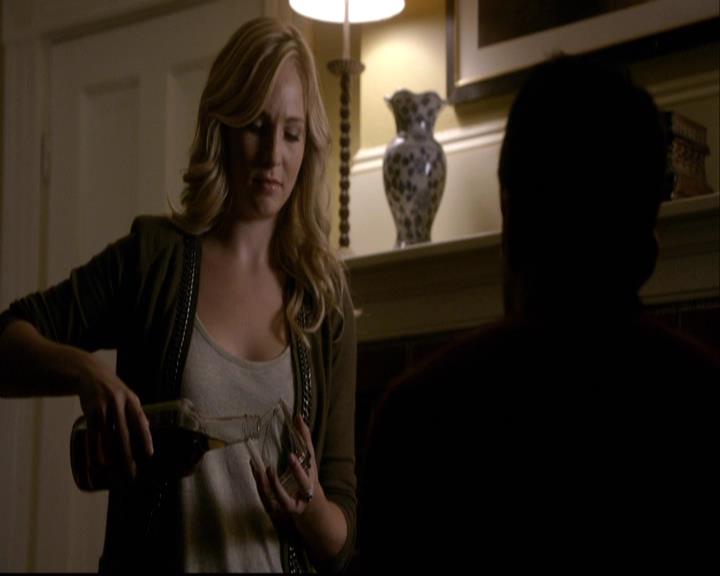 VampireDiariesWorld-dot-org_2x08Rose1937.jpg