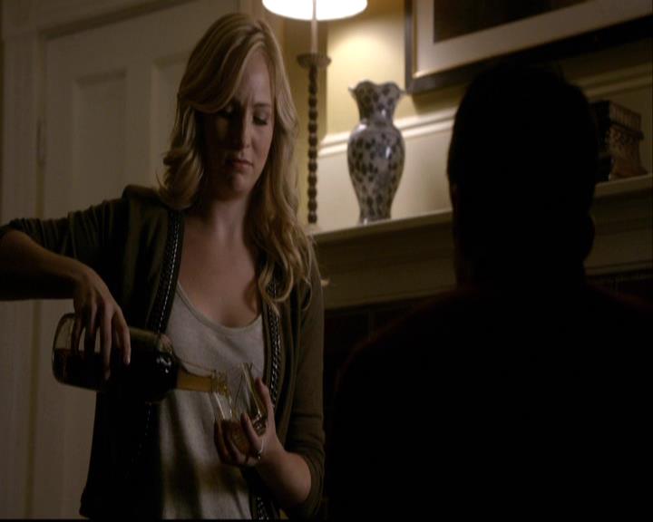 VampireDiariesWorld-dot-org_2x08Rose1938.jpg