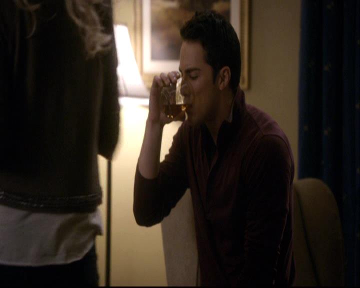 VampireDiariesWorld-dot-org_2x08Rose1940.jpg