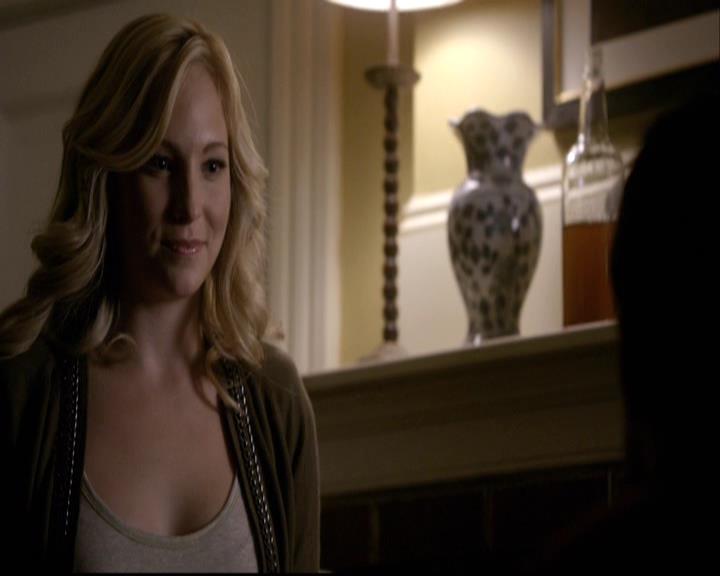 VampireDiariesWorld-dot-org_2x08Rose1945.jpg