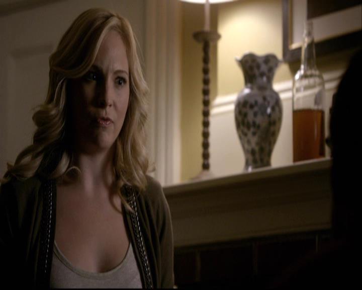 VampireDiariesWorld-dot-org_2x08Rose1947.jpg