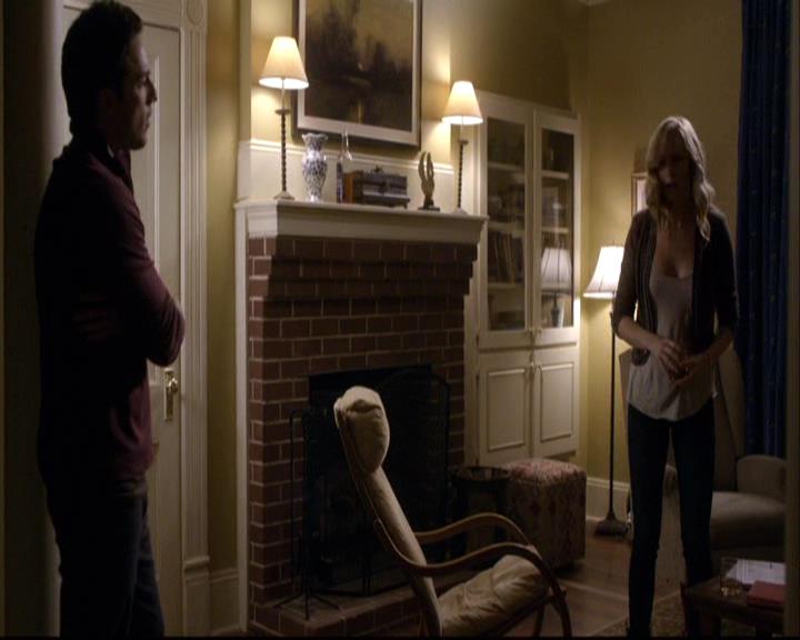 VampireDiariesWorld-dot-org_2x08Rose1974.jpg