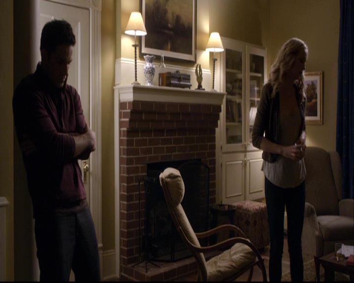 VampireDiariesWorld-dot-org_2x08Rose1984.jpg