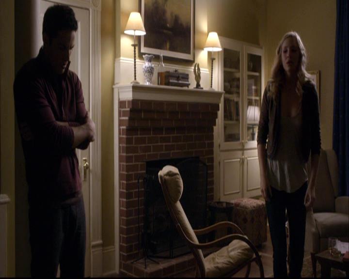 VampireDiariesWorld-dot-org_2x08Rose1986.jpg