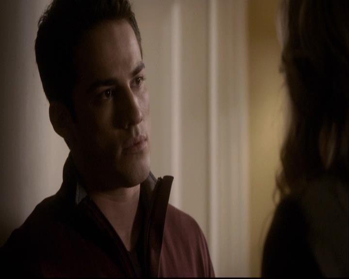VampireDiariesWorld-dot-org_2x08Rose1994.jpg