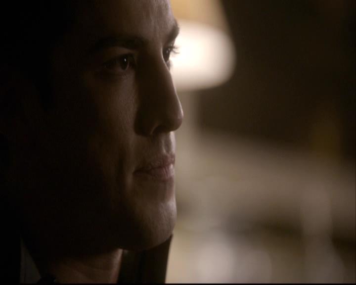 VampireDiariesWorld-dot-org_2x08Rose2017.jpg