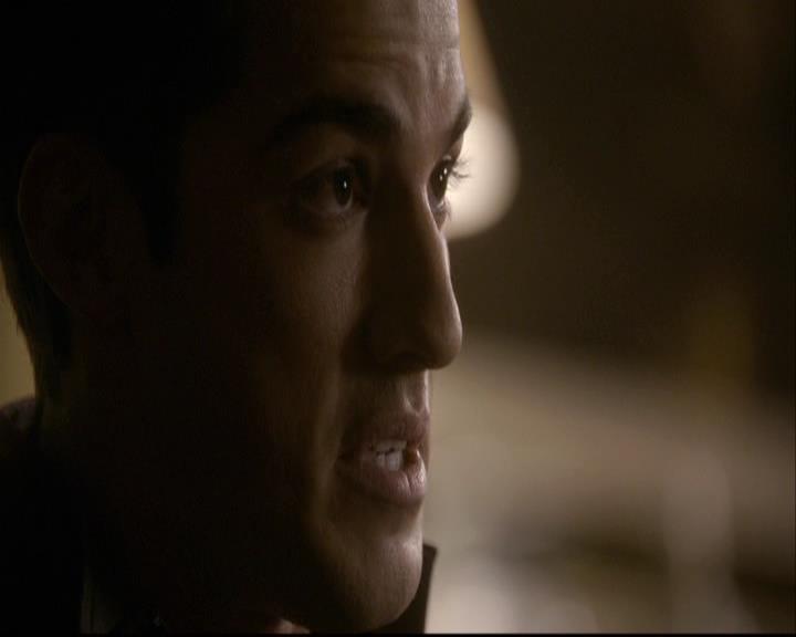 VampireDiariesWorld-dot-org_2x08Rose2028.jpg