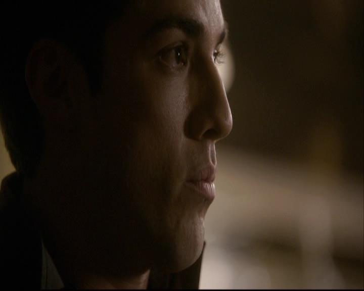 VampireDiariesWorld-dot-org_2x08Rose2033.jpg