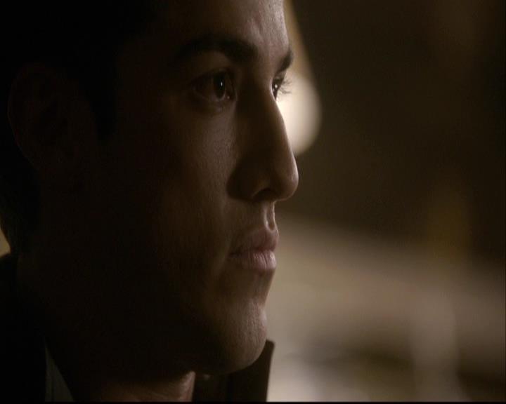 VampireDiariesWorld-dot-org_2x08Rose2037.jpg