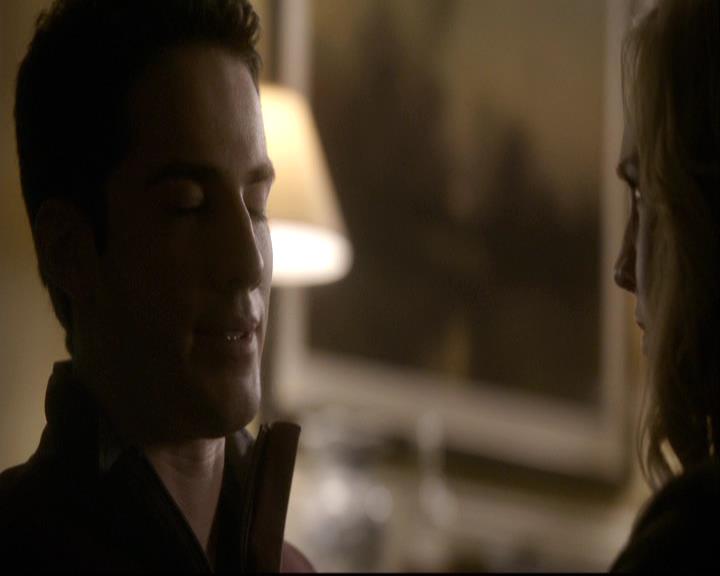 VampireDiariesWorld-dot-org_2x08Rose2041.jpg