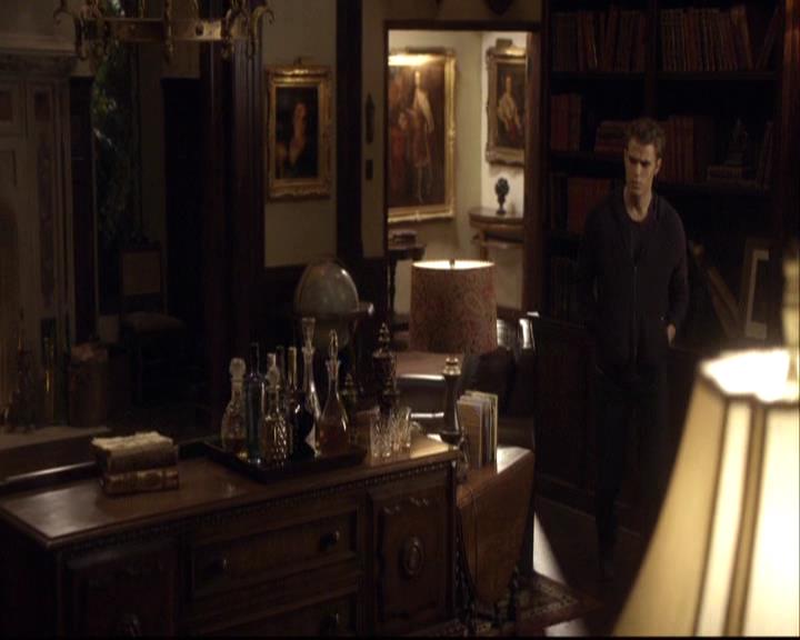 VampireDiariesWorld-dot-org_2x08Rose2053.jpg
