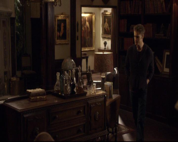 VampireDiariesWorld-dot-org_2x08Rose2054.jpg