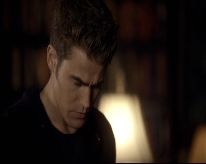VampireDiariesWorld-dot-org_2x08Rose2056.jpg