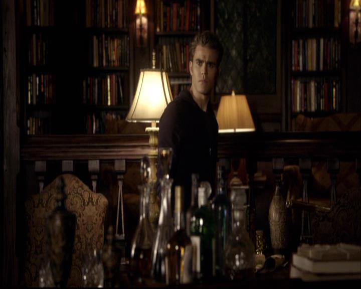 VampireDiariesWorld-dot-org_2x08Rose2083.jpg