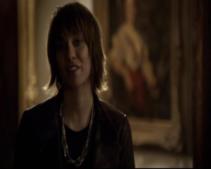 VampireDiariesWorld-dot-org_2x08Rose2090.jpg