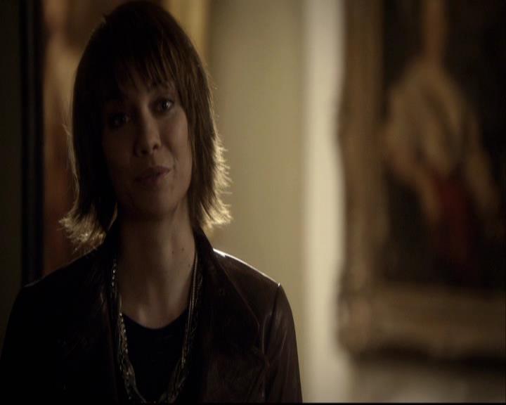 VampireDiariesWorld-dot-org_2x08Rose2091.jpg