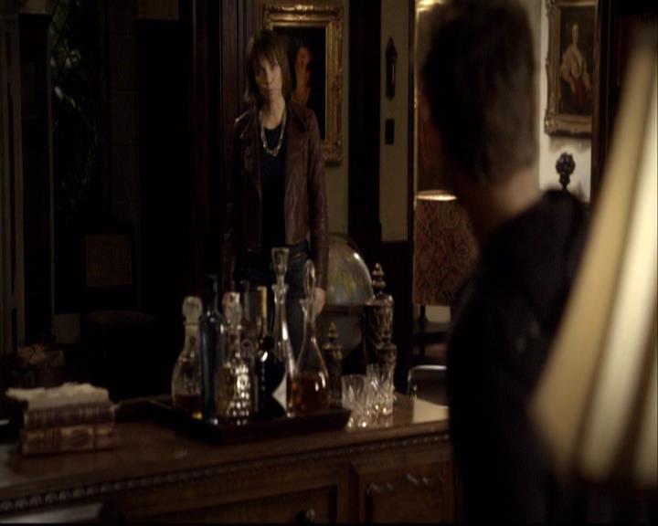 VampireDiariesWorld-dot-org_2x08Rose2096.jpg