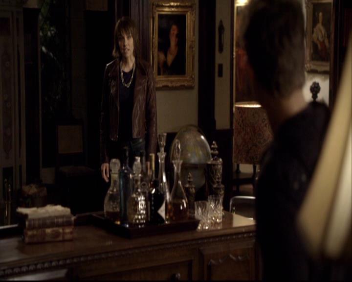 VampireDiariesWorld-dot-org_2x08Rose2098.jpg