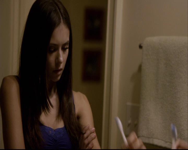 VampireDiariesWorld-dot-org_2x08Rose2123.jpg