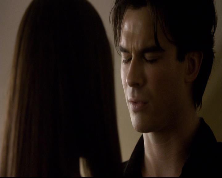VampireDiariesWorld-dot-org_2x08Rose2190.jpg