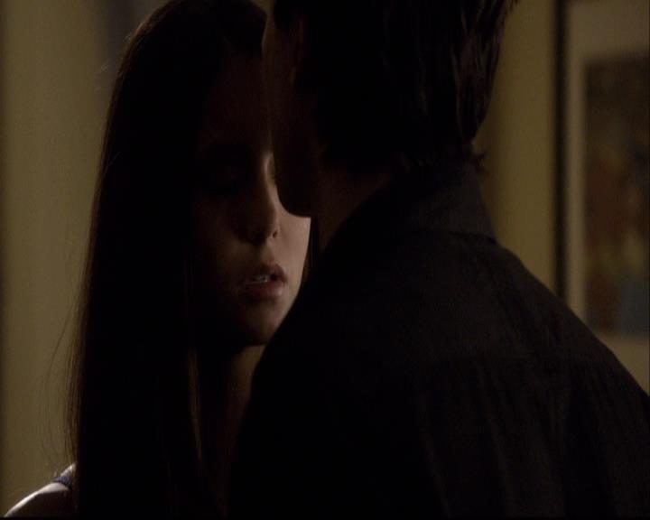 VampireDiariesWorld-dot-org_2x08Rose2203.jpg