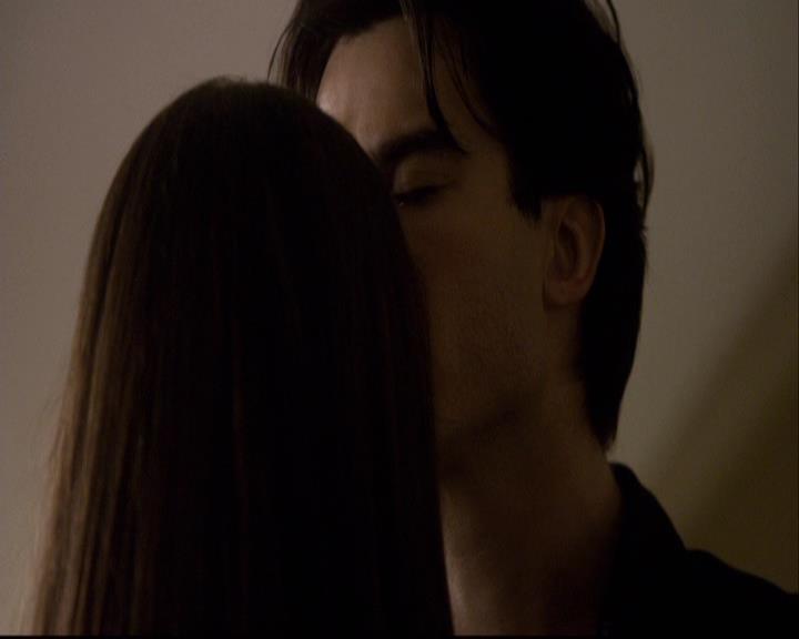 VampireDiariesWorld-dot-org_2x08Rose2204.jpg