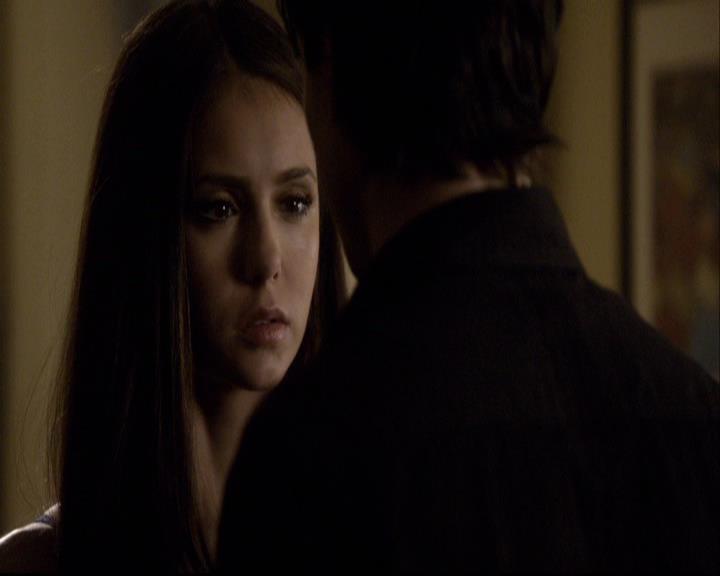 VampireDiariesWorld-dot-org_2x08Rose2209.jpg