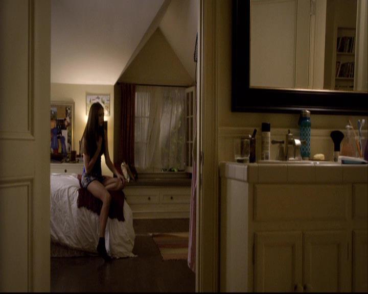 VampireDiariesWorld-dot-org_2x08Rose2242.jpg