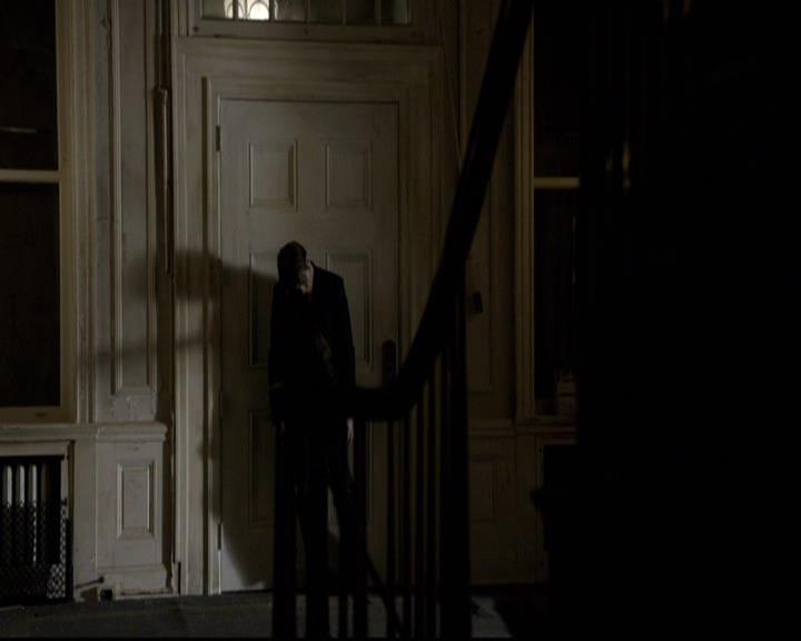 VampireDiariesWorld-dot-org_2x08Rose2248.jpg