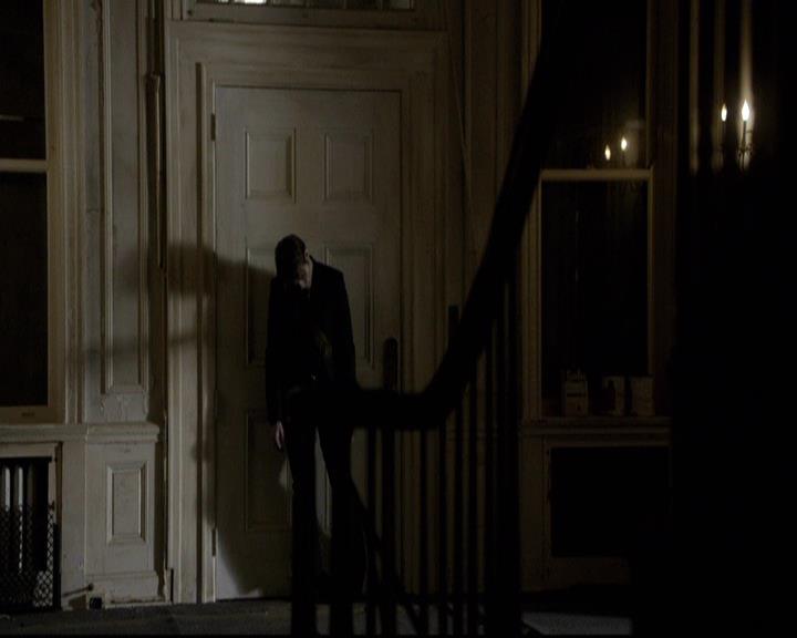 VampireDiariesWorld-dot-org_2x08Rose2250.jpg