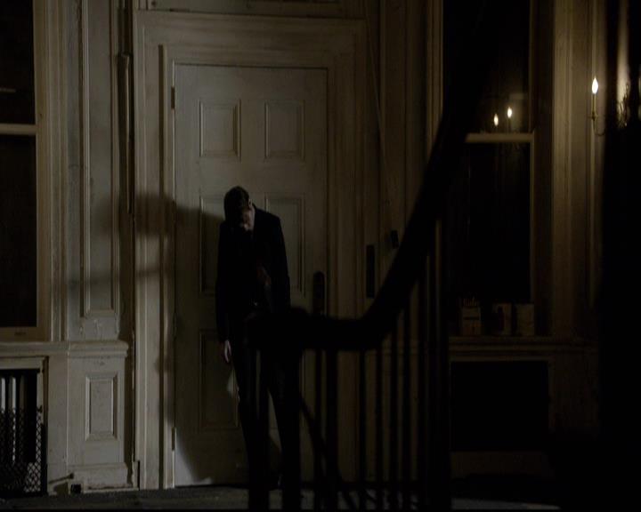 VampireDiariesWorld-dot-org_2x08Rose2251.jpg