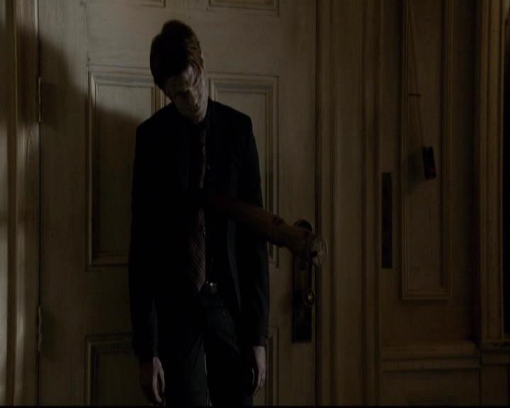 VampireDiariesWorld-dot-org_2x08Rose2258.jpg