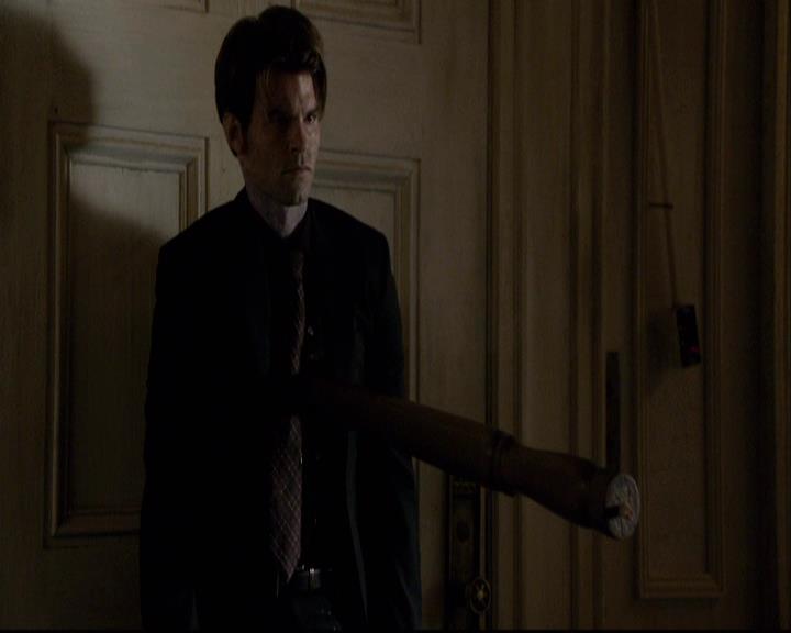 VampireDiariesWorld-dot-org_2x08Rose2261.jpg