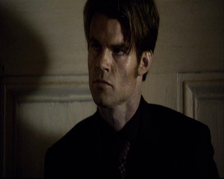 VampireDiariesWorld-dot-org_2x08Rose2262.jpg
