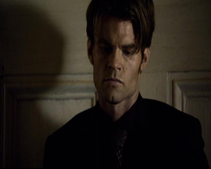 VampireDiariesWorld-dot-org_2x08Rose2263.jpg