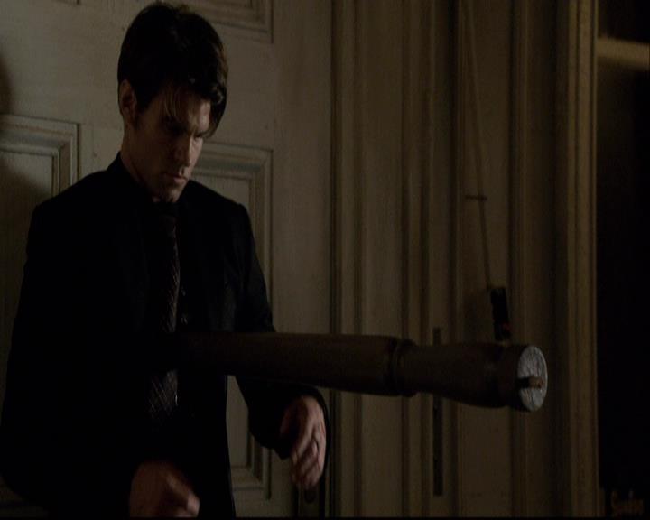 VampireDiariesWorld-dot-org_2x08Rose2264.jpg