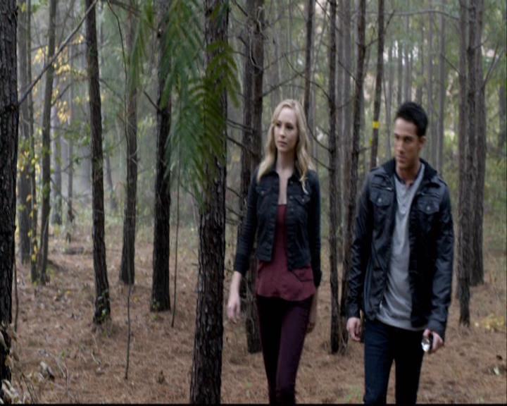 VampireDiariesWorld-dot-org_2x10TheSacrifce0840.jpg