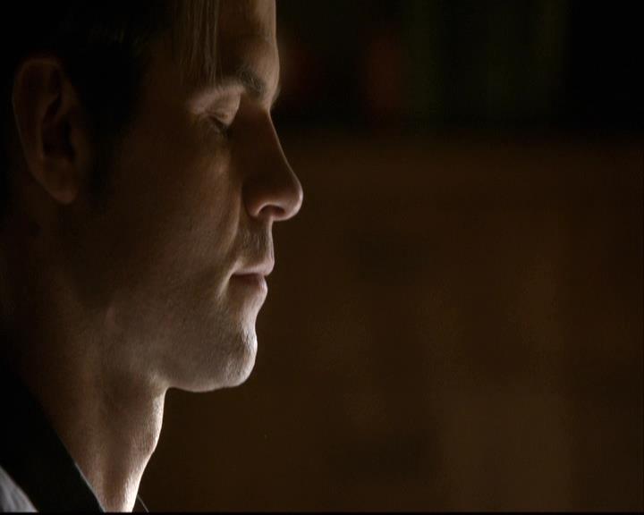 VampireDiariesWorld-dot-org_2x10TheSacrifce1366.jpg