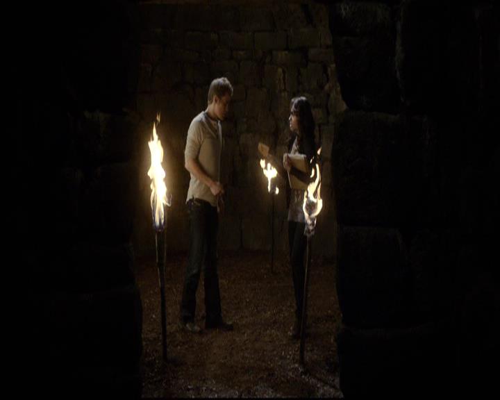 VampireDiariesWorld-dot-org_2x10TheSacrifce1406.jpg