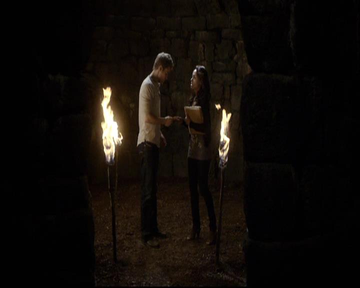 VampireDiariesWorld-dot-org_2x10TheSacrifce1407.jpg