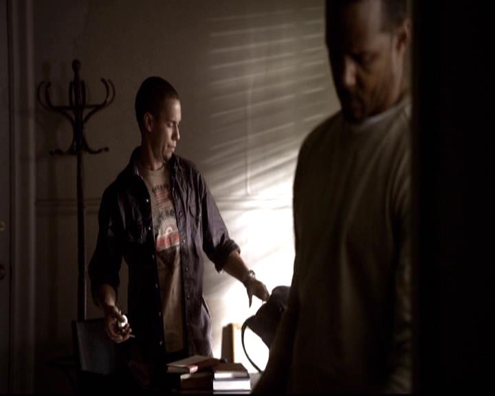 VampireDiariesWorld-dot-org_2x10TheSacrifce1424.jpg