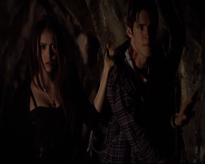 VampireDiariesWorld-dot-org_2x10TheSacrifce1648.jpg