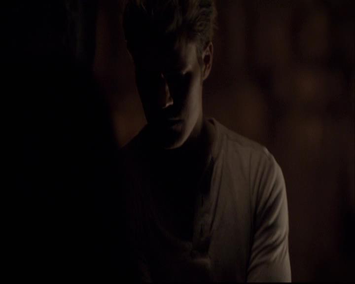 VampireDiariesWorld-dot-org_2x10TheSacrifce2215.jpg