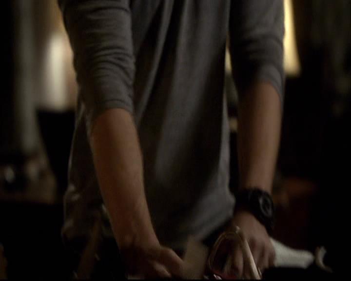 VampireDiariesWorld-dot-org_2x11ByTheLightOfTheMoon0014.jpg