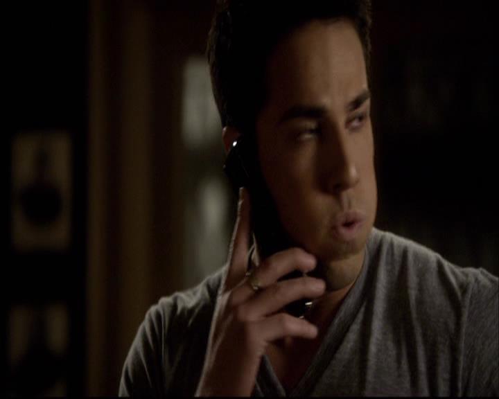 VampireDiariesWorld-dot-org_2x11ByTheLightOfTheMoon0025.jpg
