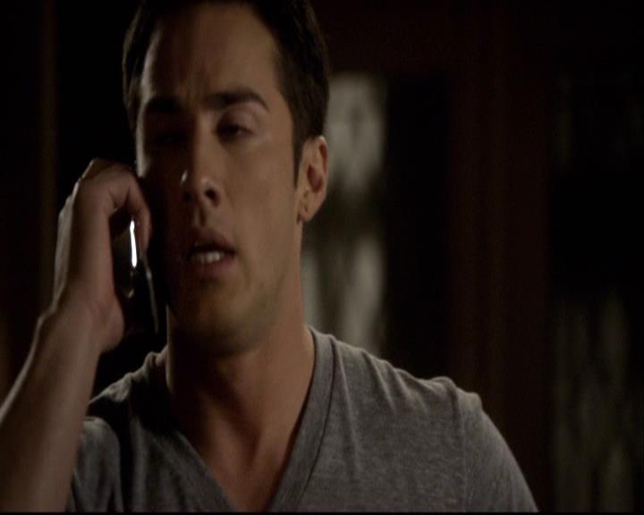 VampireDiariesWorld-dot-org_2x11ByTheLightOfTheMoon0030.jpg