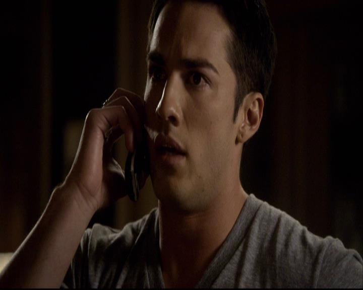 VampireDiariesWorld-dot-org_2x11ByTheLightOfTheMoon0031.jpg