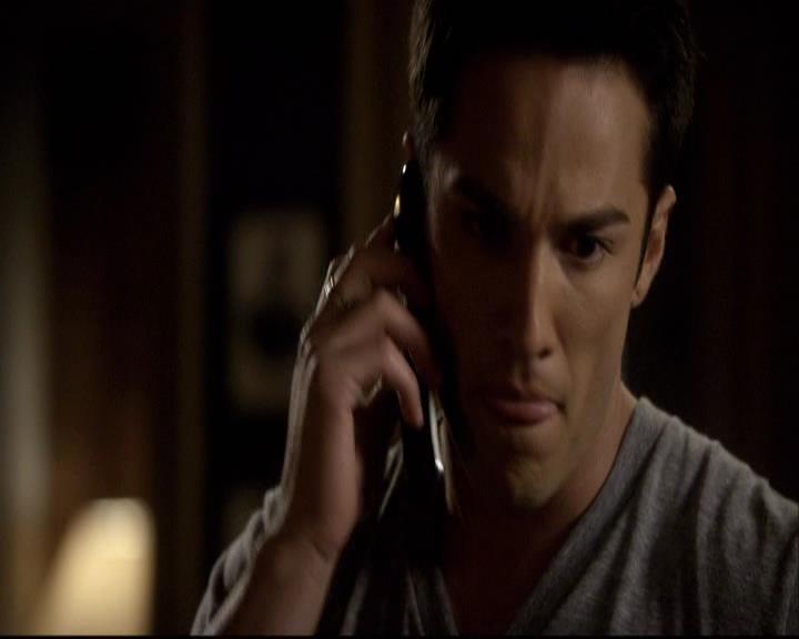 VampireDiariesWorld-dot-org_2x11ByTheLightOfTheMoon0035.jpg