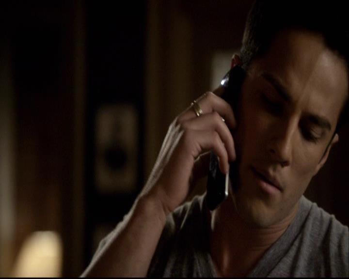 VampireDiariesWorld-dot-org_2x11ByTheLightOfTheMoon0036.jpg