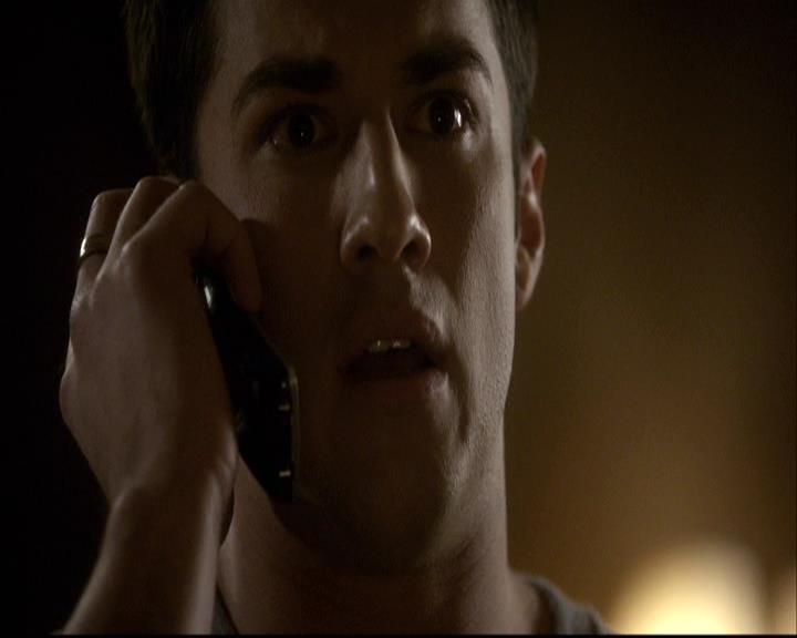 VampireDiariesWorld-dot-org_2x11ByTheLightOfTheMoon0050.jpg